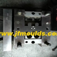 Solutions to air streaks and incomplete filling (lack of glue) in molds