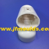 Methods for the easy breakage of the internal position of the mold and the easy damage of the screw column during the mold opening process