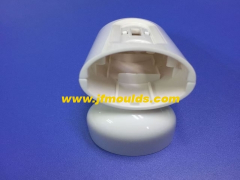 Methods for the easy breakage of the internal position of the mold and the easy damage of the screw column during the mold opening process