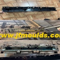Automobile radiator crossbeam accessories