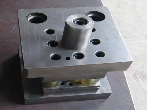 Solution for mold fracture and air wrinkle treatment