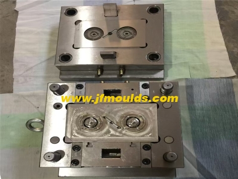 The surface of the mold is baked and printed bright and has surface flow marks