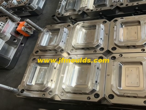 Exhaust the parting surface of the mold