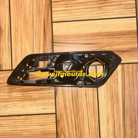 Automobile parts mold